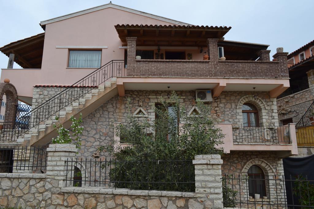 Villa Qarri Ксамил Екстериор снимка