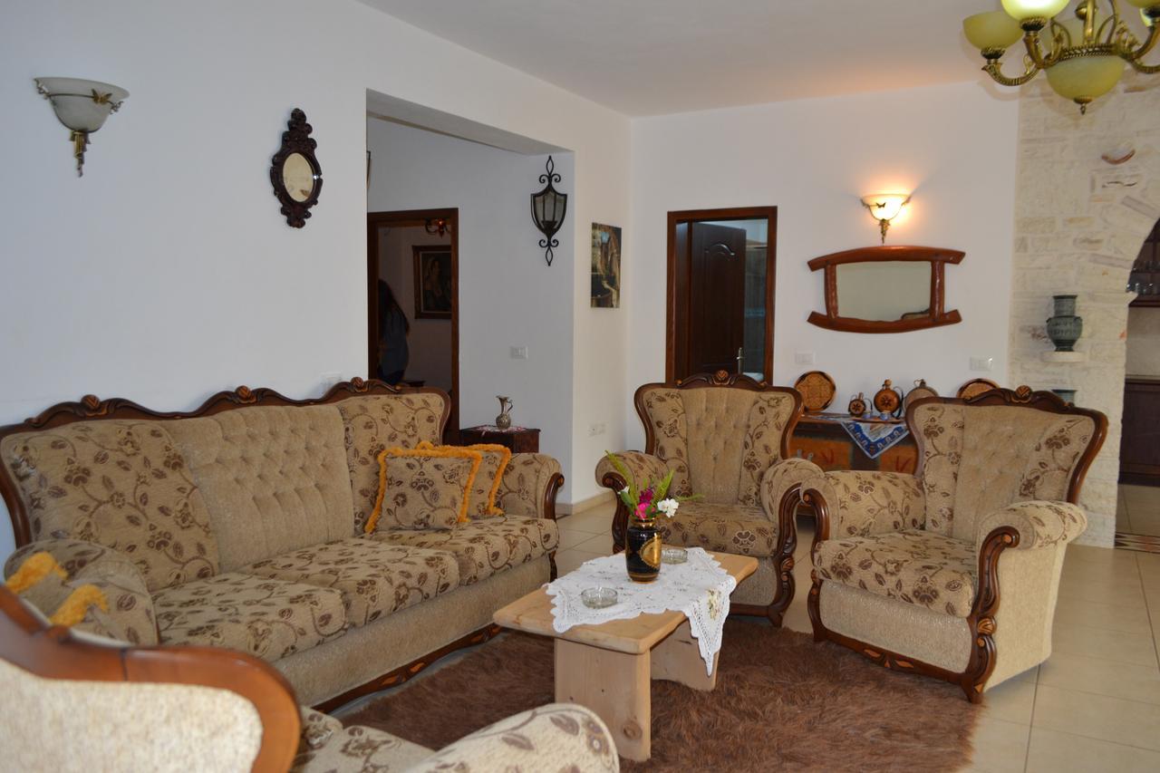 Villa Qarri Ксамил Екстериор снимка