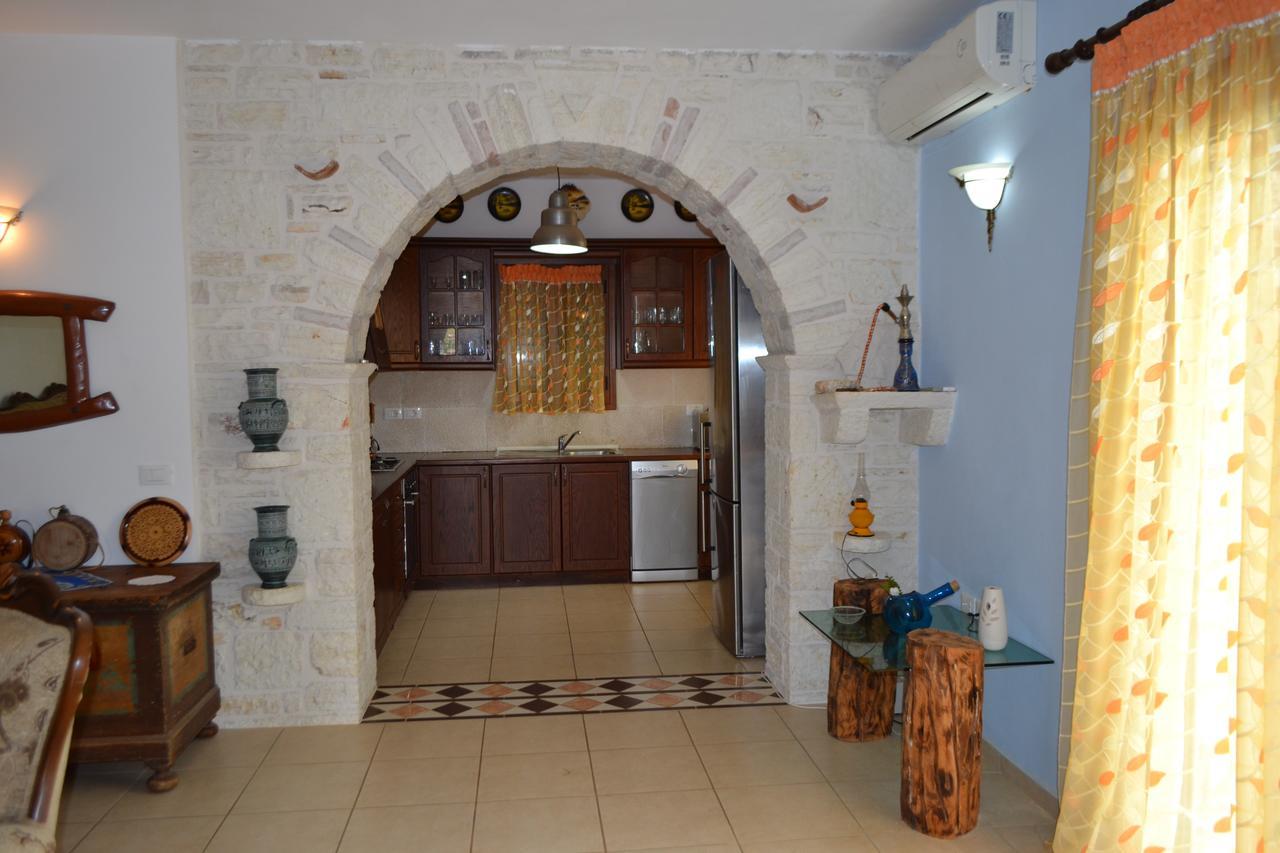 Villa Qarri Ксамил Екстериор снимка