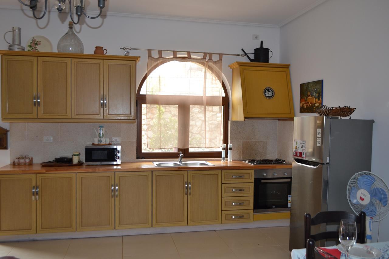 Villa Qarri Ксамил Екстериор снимка